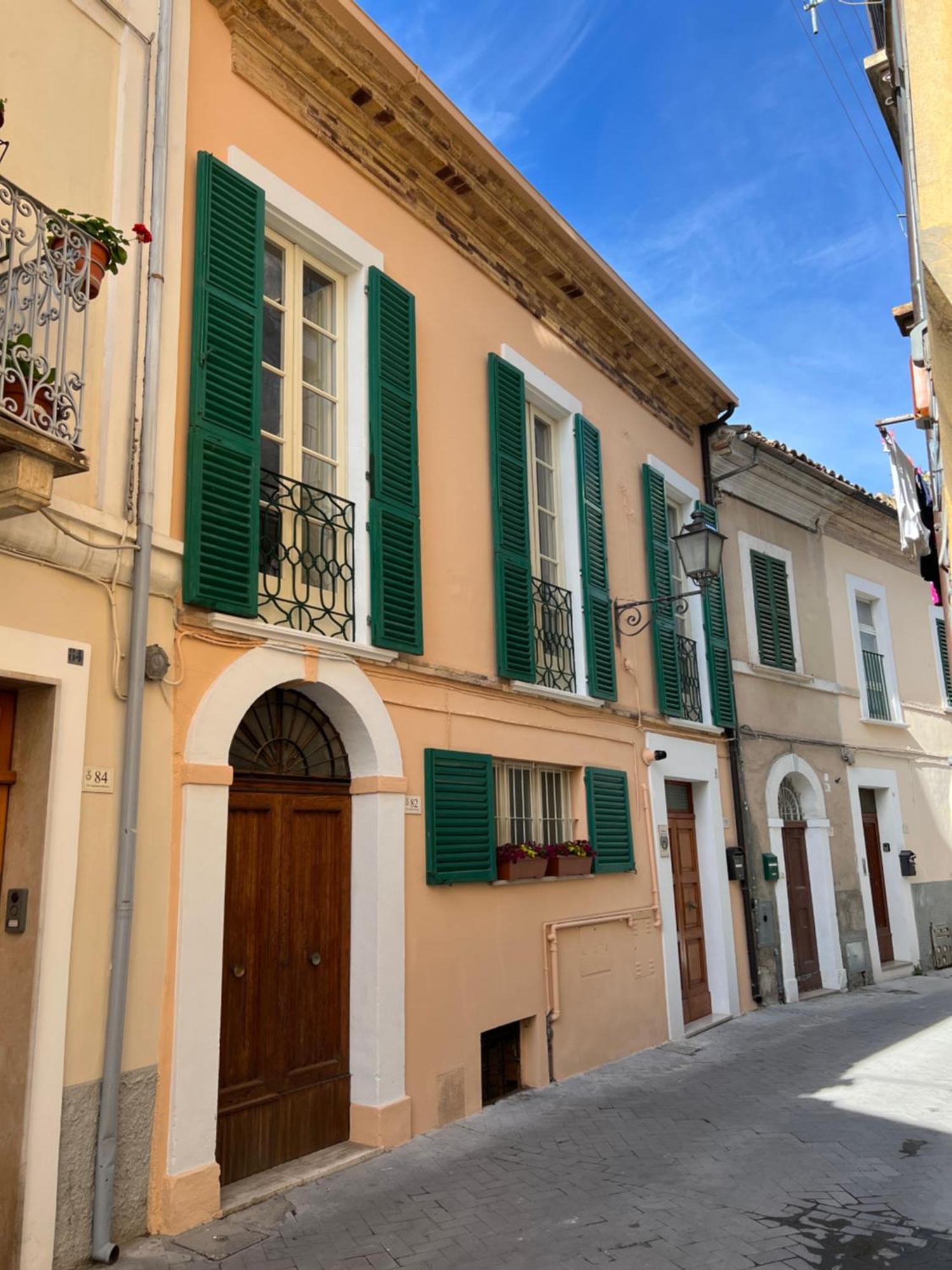Charmante Vakantiewoning 'Casa Di Tonno' Loreto Aprutino Exterior photo